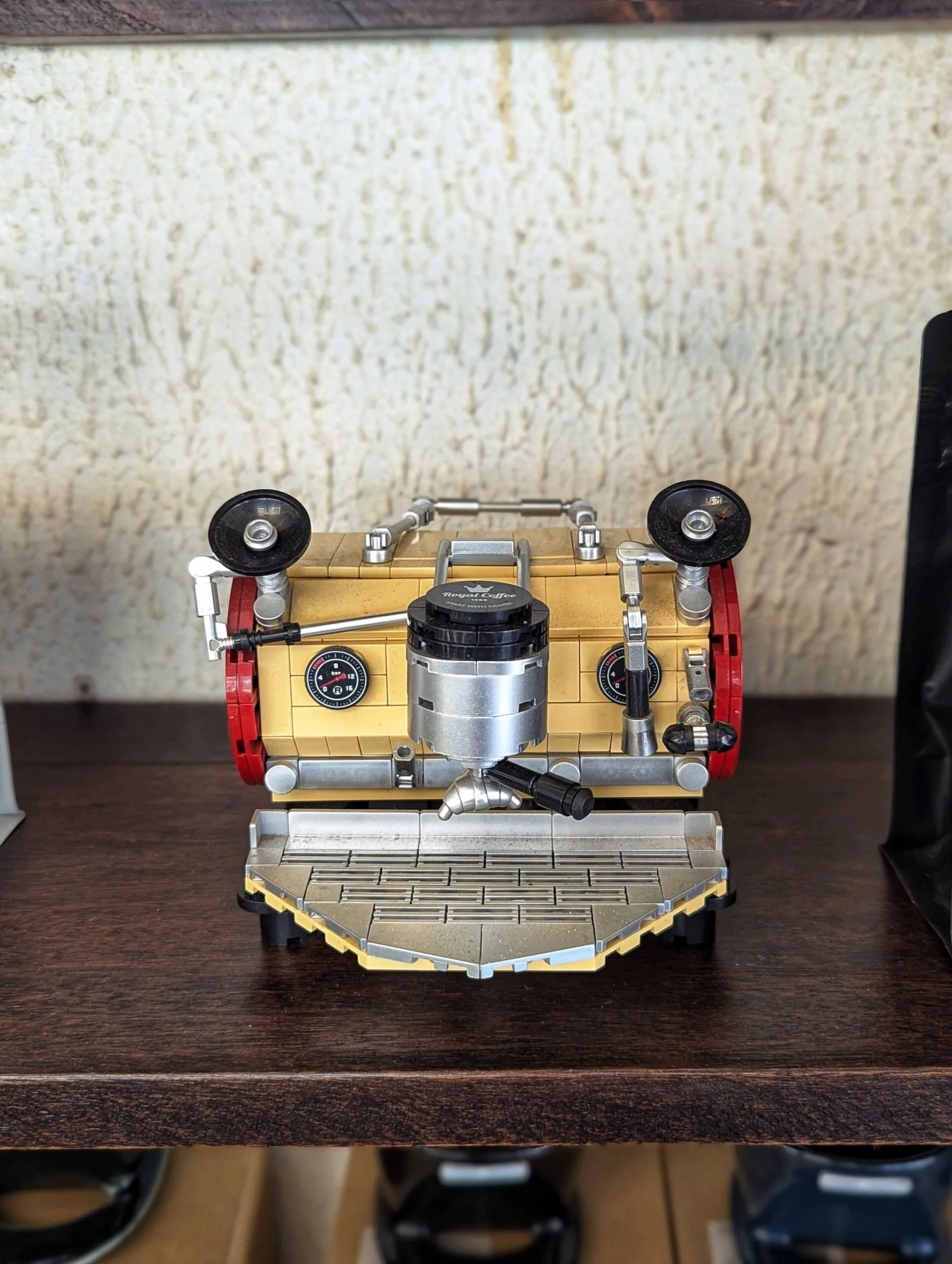 Espresso machine made out of lego-like bricks