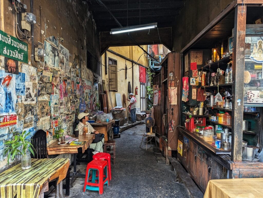 Oliang Coffee Store in Yaowarat, Bangkok