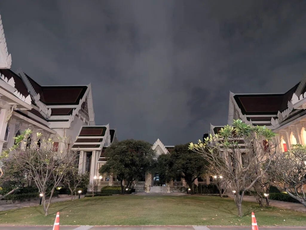 Chulalongkorn University at night