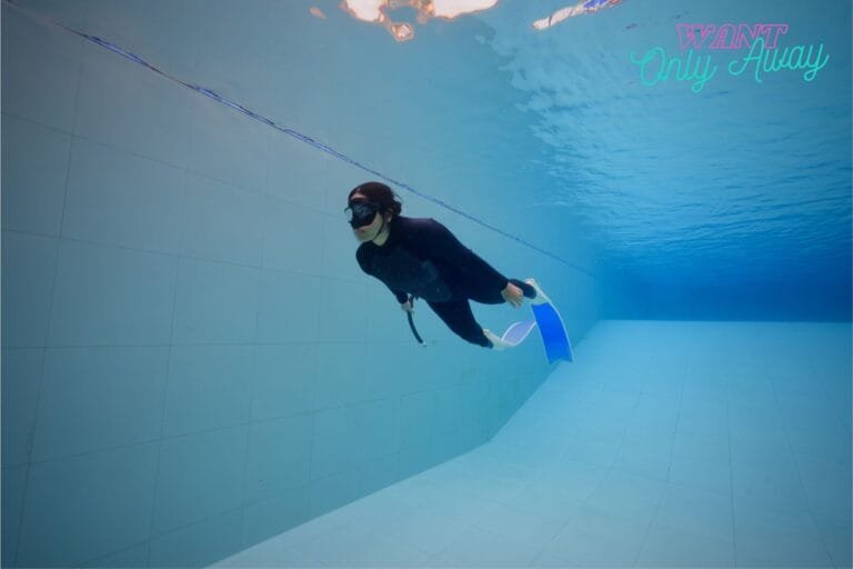 Pinn was diving across the pool.